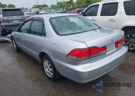 2002 Honda Accord Ex/Se из США, поврежденный, VIN 1HGCG66852A160513